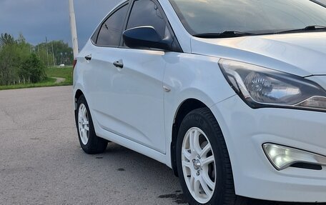 Hyundai Solaris II рестайлинг, 2015 год, 849 000 рублей, 3 фотография