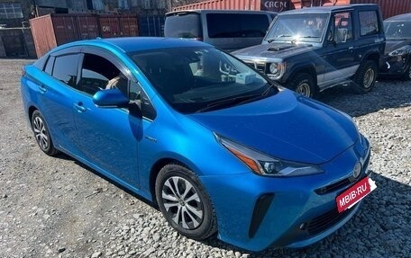 Toyota Prius IV XW50, 2019 год, 1 650 000 рублей, 3 фотография