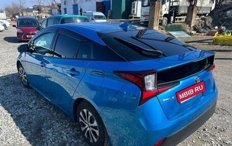 Toyota Prius IV XW50, 2019 год, 1 650 000 рублей, 4 фотография