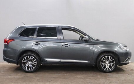 Mitsubishi Outlander III рестайлинг 3, 2015 год, 1 515 000 рублей, 4 фотография