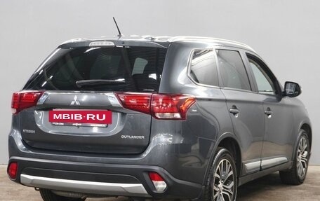 Mitsubishi Outlander III рестайлинг 3, 2015 год, 1 515 000 рублей, 5 фотография