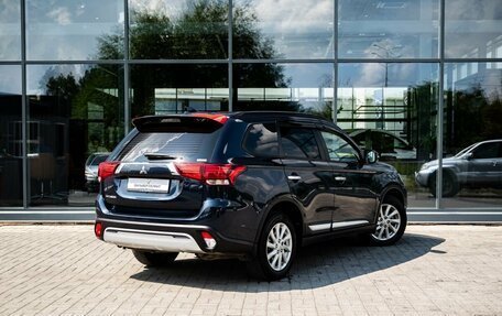 Mitsubishi Outlander III рестайлинг 3, 2021 год, 2 400 000 рублей, 2 фотография
