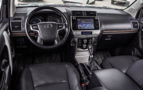 Toyota Land Cruiser Prado 150 рестайлинг 2, 2019 год, 5 300 000 рублей, 6 фотография