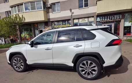 Toyota RAV4, 2019 год, 2 400 000 рублей, 3 фотография