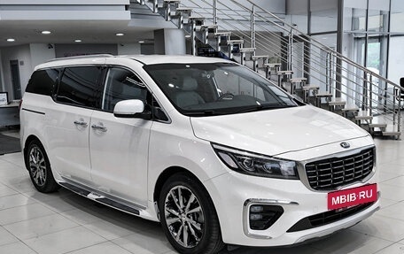 KIA Carnival III, 2018 год, 2 650 000 рублей, 3 фотография