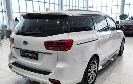 KIA Carnival III, 2018 год, 2 650 000 рублей, 5 фотография