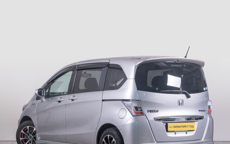 Honda Freed I, 2015 год, 1 399 000 рублей, 5 фотография