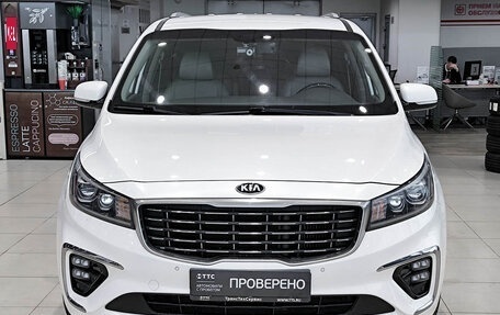 KIA Carnival III, 2018 год, 2 650 000 рублей, 2 фотография