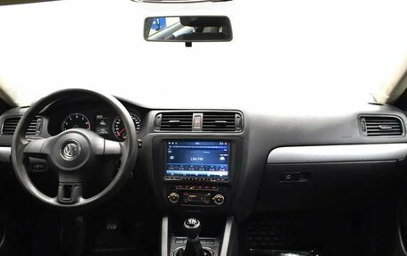 Volkswagen Jetta VI, 2011 год, 615 000 рублей, 5 фотография