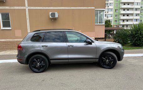 Volkswagen Touareg III, 2011 год, 2 100 000 рублей, 3 фотография