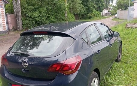 Opel Astra J, 2012 год, 610 000 рублей, 2 фотография