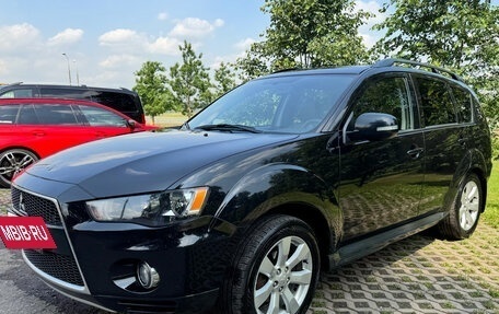 Mitsubishi Outlander III рестайлинг 3, 2011 год, 1 050 000 рублей, 2 фотография