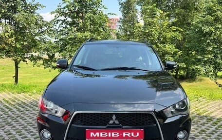 Mitsubishi Outlander III рестайлинг 3, 2011 год, 1 050 000 рублей, 4 фотография