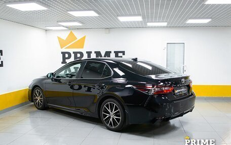Toyota Camry, 2021 год, 3 999 000 рублей, 4 фотография