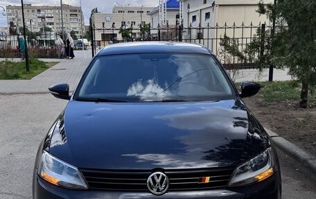 Volkswagen Jetta VI, 2012 год, 1 020 000 рублей, 2 фотография