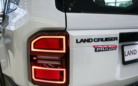 Toyota Land Cruiser Prado, 2024 год, 10 190 000 рублей, 5 фотография