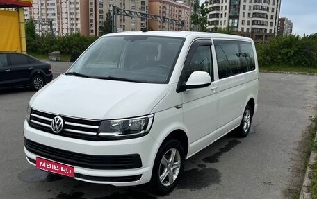 Volkswagen Caravelle T6 рестайлинг, 2019 год, 3 150 000 рублей, 1 фотография