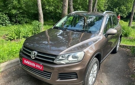 Volkswagen Touareg III, 2011 год, 2 190 000 рублей, 2 фотография