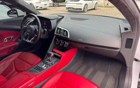 Audi R8, 2022 год, 24 250 782 рублей, 14 фотография