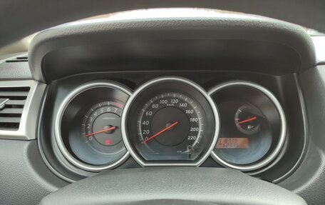 Nissan Tiida, 2011 год, 890 000 рублей, 3 фотография