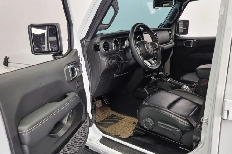 Jeep Wrangler JL, 2022 год, 5 050 000 рублей, 11 фотография