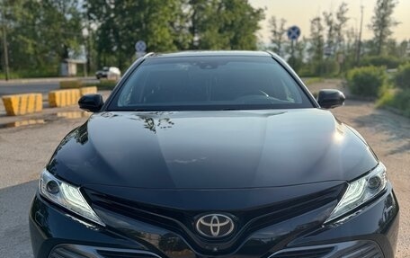 Toyota Camry, 2019 год, 3 200 000 рублей, 2 фотография