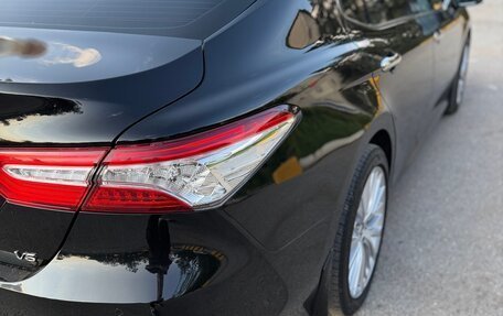 Toyota Camry, 2019 год, 3 200 000 рублей, 10 фотография