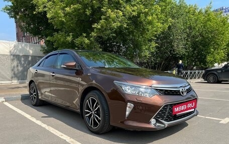 Toyota Camry, 2017 год, 2 350 000 рублей, 8 фотография