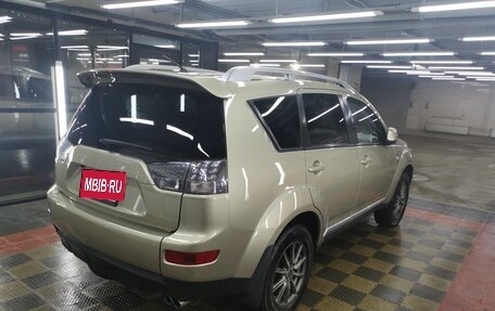 Mitsubishi Outlander III рестайлинг 3, 2006 год, 1 300 000 рублей, 3 фотография