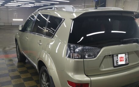 Mitsubishi Outlander III рестайлинг 3, 2006 год, 1 300 000 рублей, 4 фотография