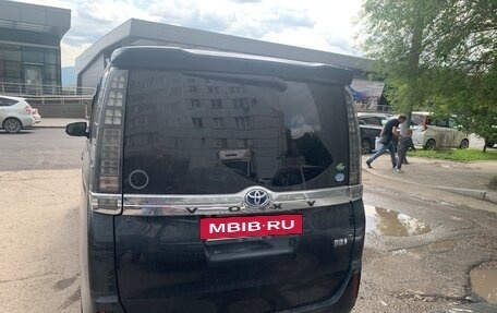 Toyota Voxy III, 2014 год, 1 530 000 рублей, 2 фотография
