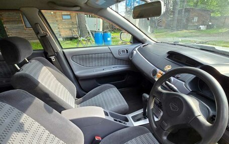 Nissan Avenir II, 2002 год, 365 000 рублей, 6 фотография