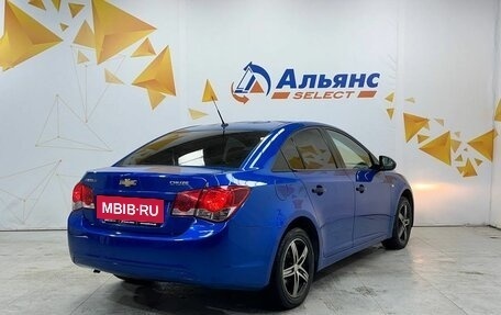 Chevrolet Cruze II, 2009 год, 690 000 рублей, 3 фотография