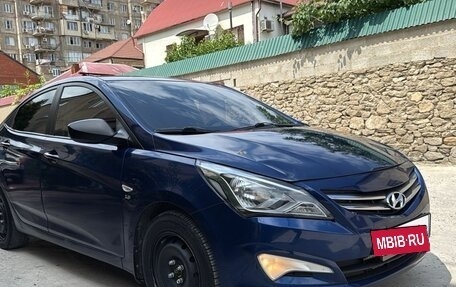 Hyundai Solaris II рестайлинг, 2015 год, 830 000 рублей, 2 фотография