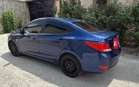 Hyundai Solaris II рестайлинг, 2015 год, 830 000 рублей, 4 фотография
