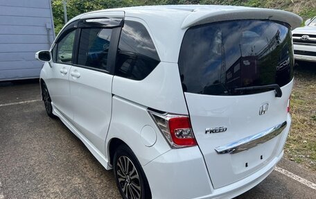 Honda Freed I, 2014 год, 950 000 рублей, 2 фотография