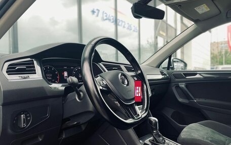 Volkswagen Tiguan II, 2018 год, 2 250 000 рублей, 11 фотография