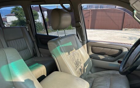 Toyota Land Cruiser 100 рестайлинг 2, 2000 год, 2 300 000 рублей, 13 фотография