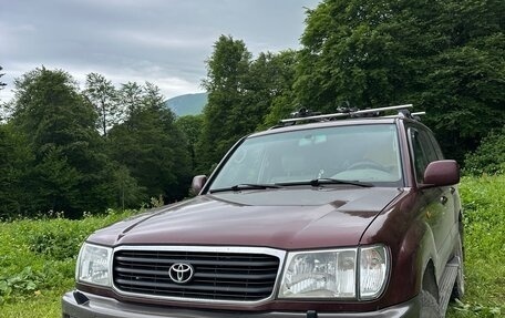 Toyota Land Cruiser 100 рестайлинг 2, 2000 год, 2 300 000 рублей, 3 фотография