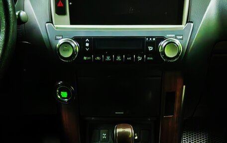 Toyota Land Cruiser Prado 150 рестайлинг 2, 2013 год, 3 200 000 рублей, 12 фотография
