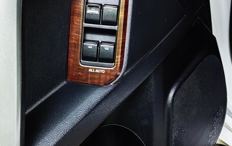 Toyota Land Cruiser Prado 150 рестайлинг 2, 2013 год, 3 200 000 рублей, 15 фотография