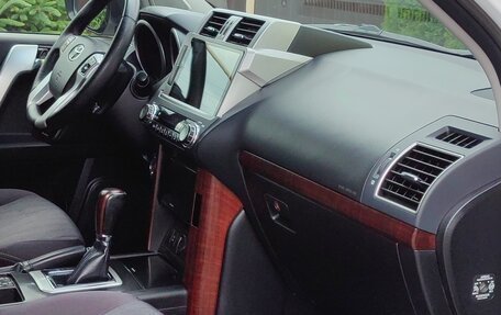Toyota Land Cruiser Prado 150 рестайлинг 2, 2013 год, 3 200 000 рублей, 19 фотография