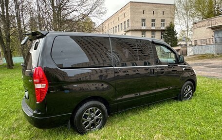 Hyundai Grand Starex Grand Starex I рестайлинг 2, 2017 год, 2 700 000 рублей, 5 фотография