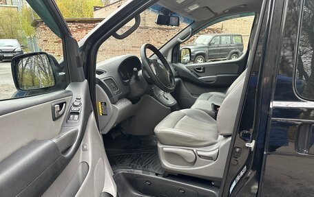 Hyundai Grand Starex Grand Starex I рестайлинг 2, 2017 год, 2 700 000 рублей, 3 фотография
