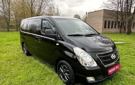 Hyundai Grand Starex Grand Starex I рестайлинг 2, 2017 год, 2 700 000 рублей, 6 фотография