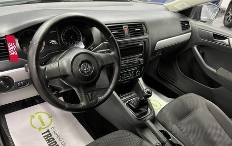 Volkswagen Jetta VI, 2011 год, 795 000 рублей, 11 фотография