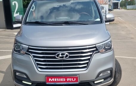Hyundai Grand Starex Grand Starex I рестайлинг 2, 2020 год, 3 900 000 рублей, 1 фотография