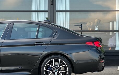 BMW 5 серия, 2021 год, 6 200 000 рублей, 9 фотография