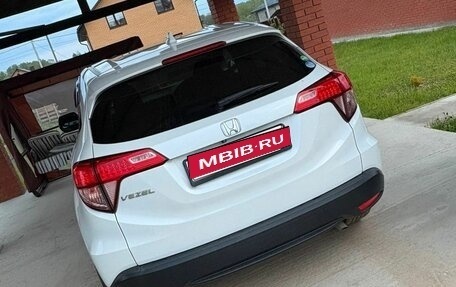 Honda Vezel, 2015 год, 1 690 000 рублей, 3 фотография