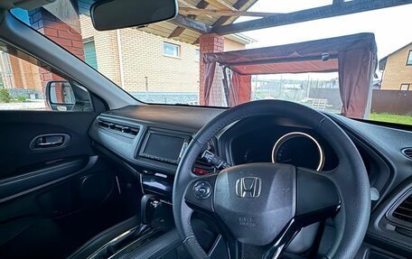 Honda Vezel, 2015 год, 1 690 000 рублей, 4 фотография